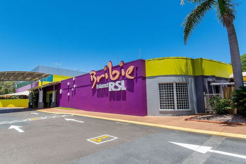 Ground Floor Air Conditioned Fabulous Waterviews Overlooking Pumicestone Passage - Accommodation NSW 2
