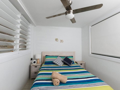 WHITE WAVES 4 ABSOLUTE BEACH FRONT STUDIO HASTINGS POINT - Accommodation NSW 3