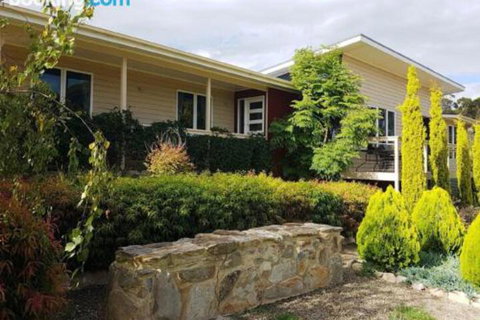 The Old Picnic Ground At Ironstone B & B - Accommodation NSW 4