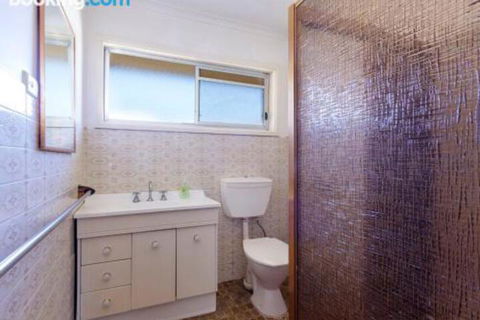 Perrumba Street Cottage - Accommodation NSW 2
