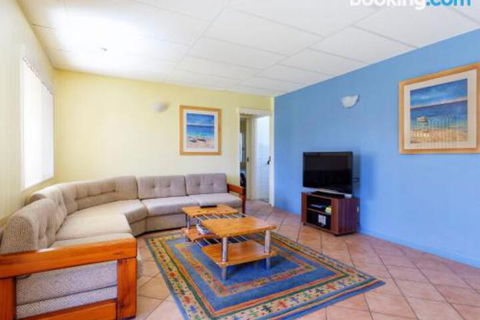 Perrumba Street Cottage - Accommodation NSW 6
