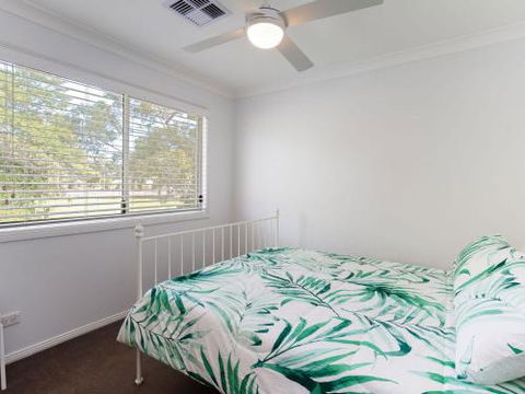 8a Foreshore Drive Ducted Air & Boat Parking - Accommodation NSW 4