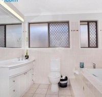 Schirrmann 56 Four Bedroom Home on Canal with Pool Pontoon Aircon  WiFi - Accommodation NSW