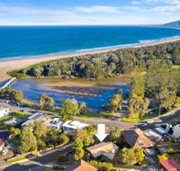 BOMBORA Gerroa 4pm check out Sundays - Accommodation NSW