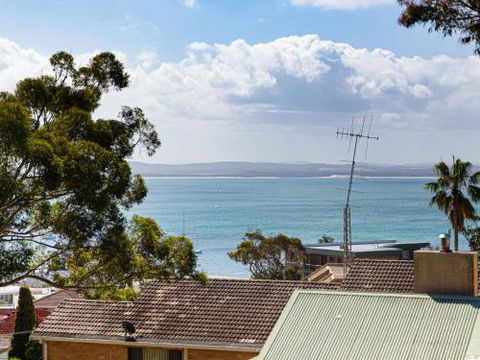 Views Of Shoal Bay 75 Ronald Ave Views & Air Con - Accommodation NSW 0