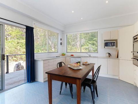 Views Of Shoal Bay 75 Ronald Ave Views & Air Con - Accommodation NSW 6