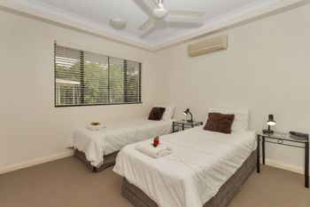 Oceansprey Beachfront Apartments - Accommodation NSW 3