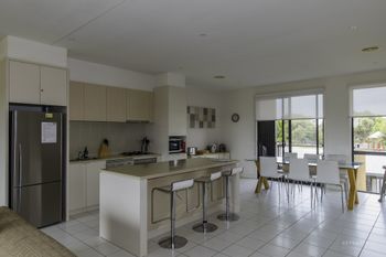 Stylish 3 Bedroom Condo - Accommodation NSW 3