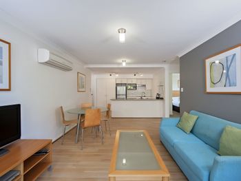 Shoal Bay Beachclub Level G Bayside 07 - Accommodation NSW 0