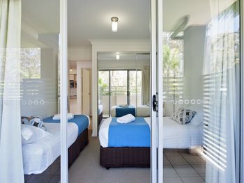Shoal Bay Beachclub Level G Bayside 07 - Accommodation NSW 6