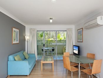 Shoal Bay Beachclub Level G Bayside 07 - Accommodation NSW 1