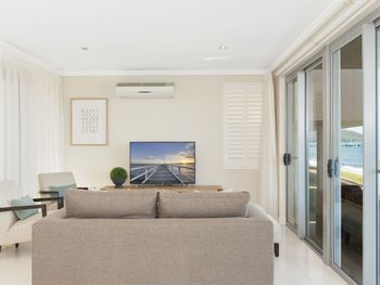 Soldiers Point Road 2 163 Seaside Splendour - Accommodation NSW 0
