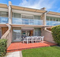 Number 4 James Cook Apartments - Accommodation NSW