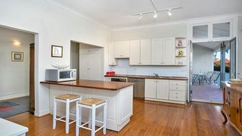The Apartment Service EAST5 - Accommodation NSW 3