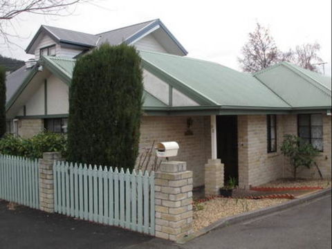 Twin Pines Cottage On Lansdowne - Accommodation NSW 2
