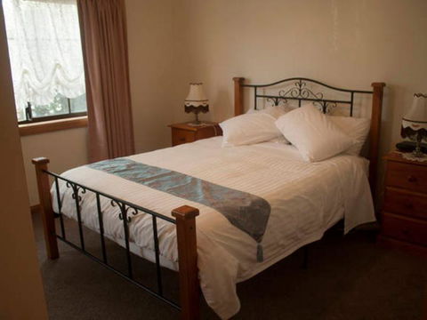 Twin Pines Cottage On Lansdowne - Accommodation NSW 3