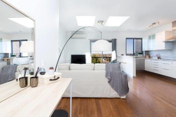 Beachside Apartment With Stunning Views & Parking - Accommodation NSW 5