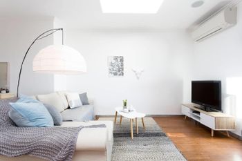 Beachside Apartment With Stunning Views & Parking - Accommodation NSW 1