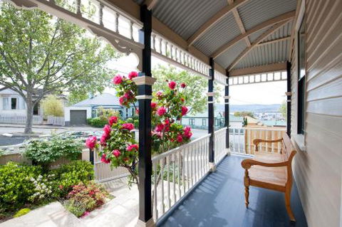 Library House - Accommodation NSW 6