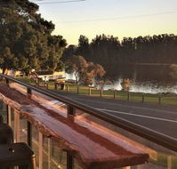 Wallis View Lakeside Family Retreat - Accommodation NSW