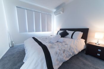 1 Bedroom Gold Coast Beachside Apt W AC + Parking - Accommodation NSW 2