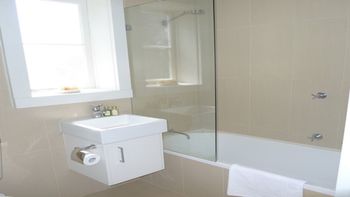 The Apartment Service LB001 - Accommodation NSW 2