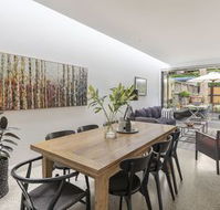 Stunning Executive Home in Glebe - Accommodation NSW