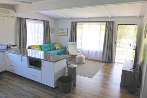 The Relax Shack At Culburra Beach Sleeps 7 - Accommodation NSW 3