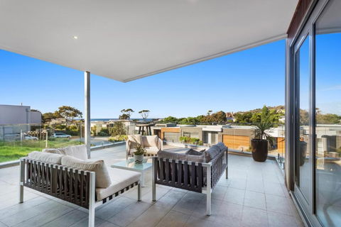 Azure Oasis - Accommodation NSW 2