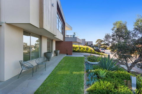 Azure Oasis - Accommodation NSW 6