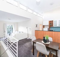 2 Bedroom Balcony Terrace near Kings Cross - Accommodation NSW