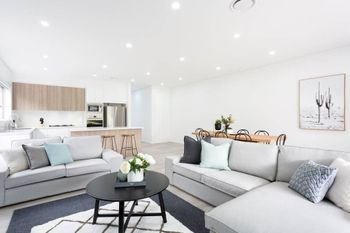 5 Bedroom Sydney Mansion With Parking - Accommodation NSW 0