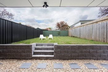 5 Bedroom Sydney Mansion With Parking - Accommodation NSW 4