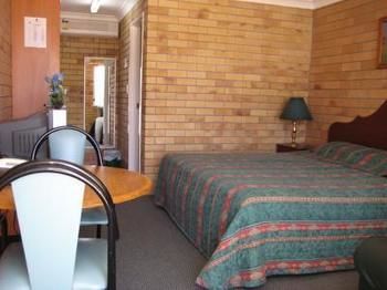 Dragon & Phoenix Motel - Accommodation NSW 2