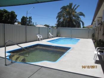 Dragon & Phoenix Motel - Accommodation NSW 1