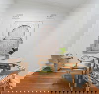 HomeHotel LuxuryHome 500m Crows Nest Shops - Accommodation NSW