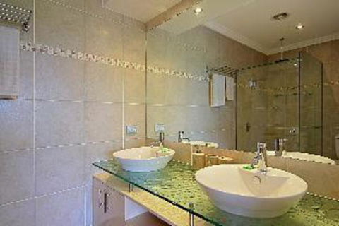 A PERFECT STAY 3 James Cook Apartments - Accommodation NSW 1