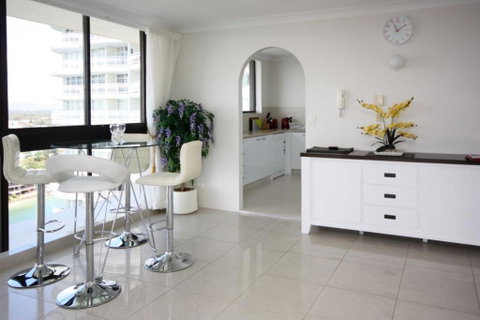 Broadwater Shores Waterfront Apartments - Accommodation NSW 4