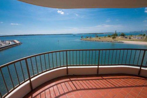 Broadwater Shores Waterfront Apartments - Accommodation NSW 2