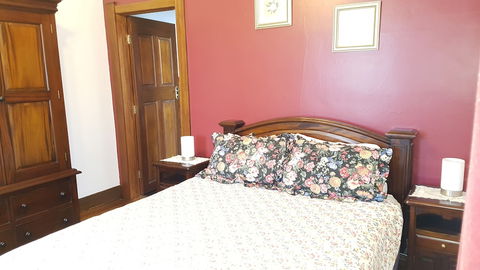The Postmaster Inn BnB - Accommodation NSW 3