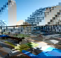 Apartment Stay - Circle on Cavill - Accommodation NSW