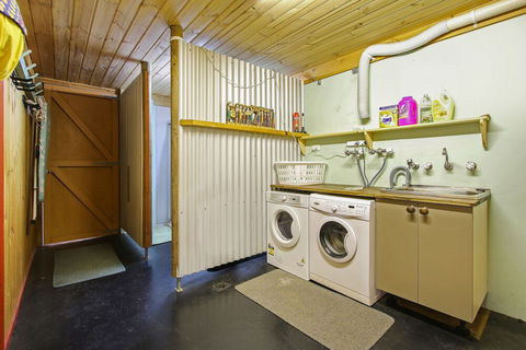Feathertop Views And Dorm - Accommodation NSW 4