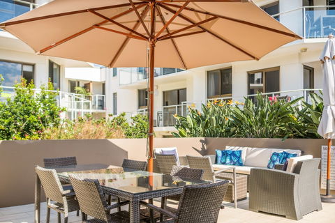 Bayview Beachfront Apartments - Accommodation NSW 2