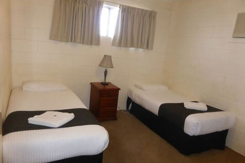 Hilltop Motel - Accommodation NSW 7