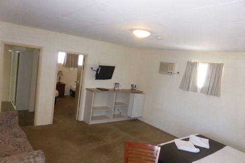 Hilltop Motel - Accommodation NSW 6