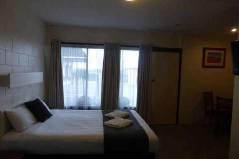 Hilltop Motel - Accommodation NSW 5