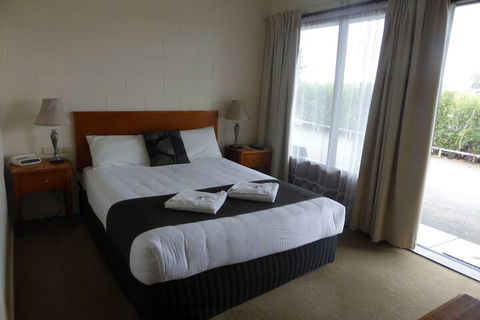 Hilltop Motel - Accommodation NSW 4