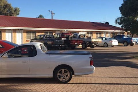 Charles Rasp Motor Inn & Cottages - Accommodation NSW 3