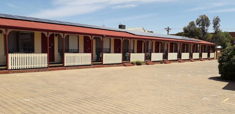Daydream Motel And Apartments - Accommodation NSW 1