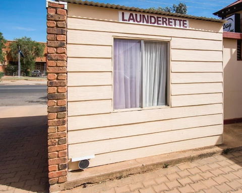 Daydream Motel And Apartments - Accommodation NSW 0